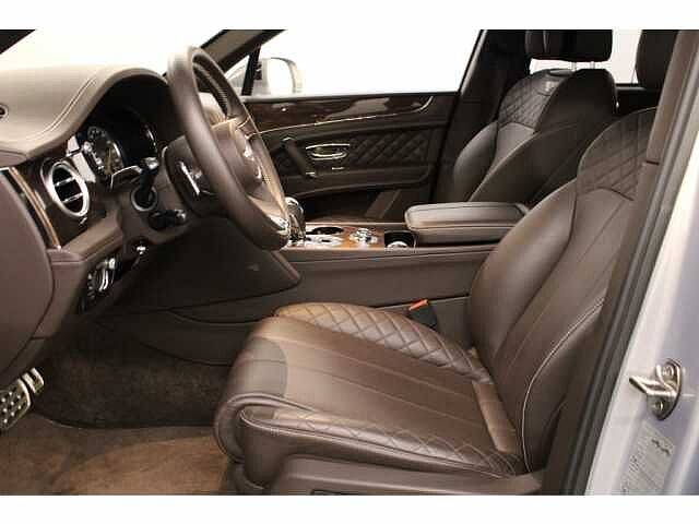 13:Bentley Bentayga W12, SUV, Extreme Silver, Bentley Basel